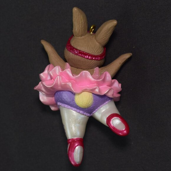 Hallmark Christmas Ornament Star of the Show Bunny Rabbit Ballerina QX6004 1996 - Picture 4 of 12